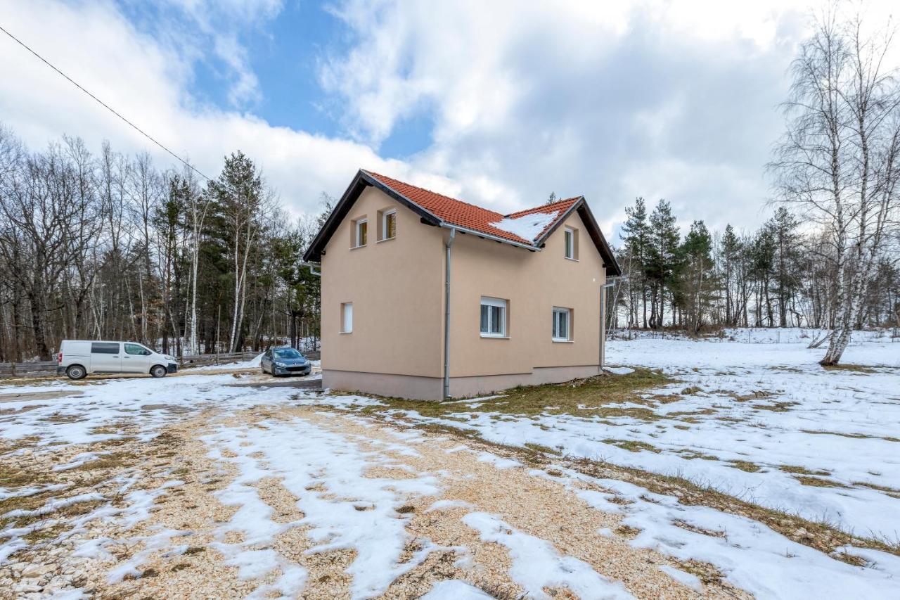 Apartman Vedro Polje Gospic Exterior photo